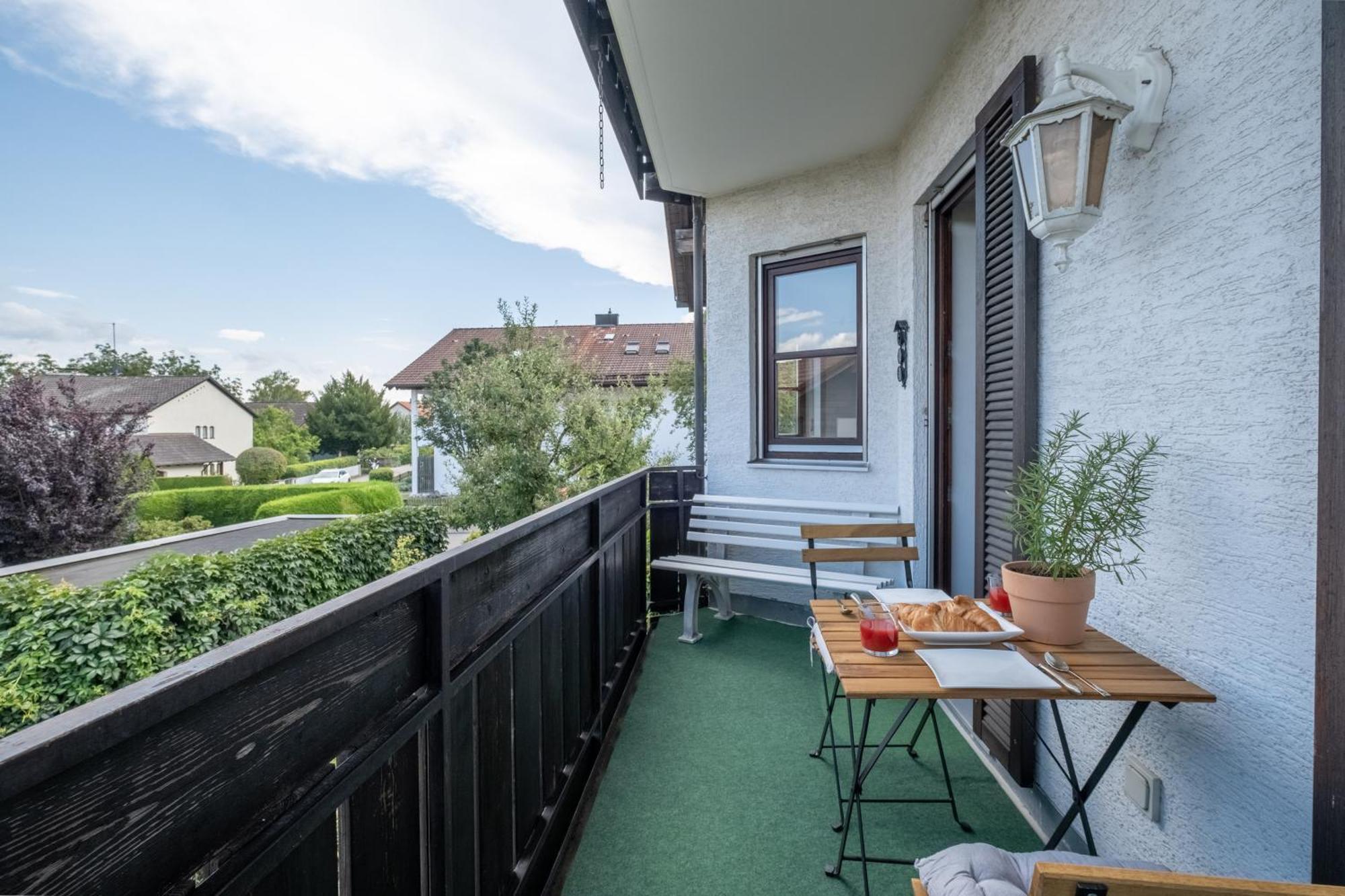 Gemuetliches Wohlfuehl-Apartment Mit Perfektem Seeblick Diessen am Ammersee Exterior photo